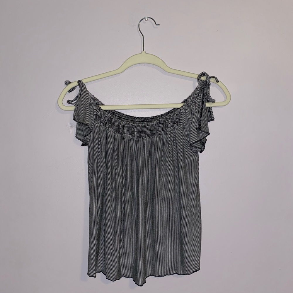 AE Off-The-Shoulder Top